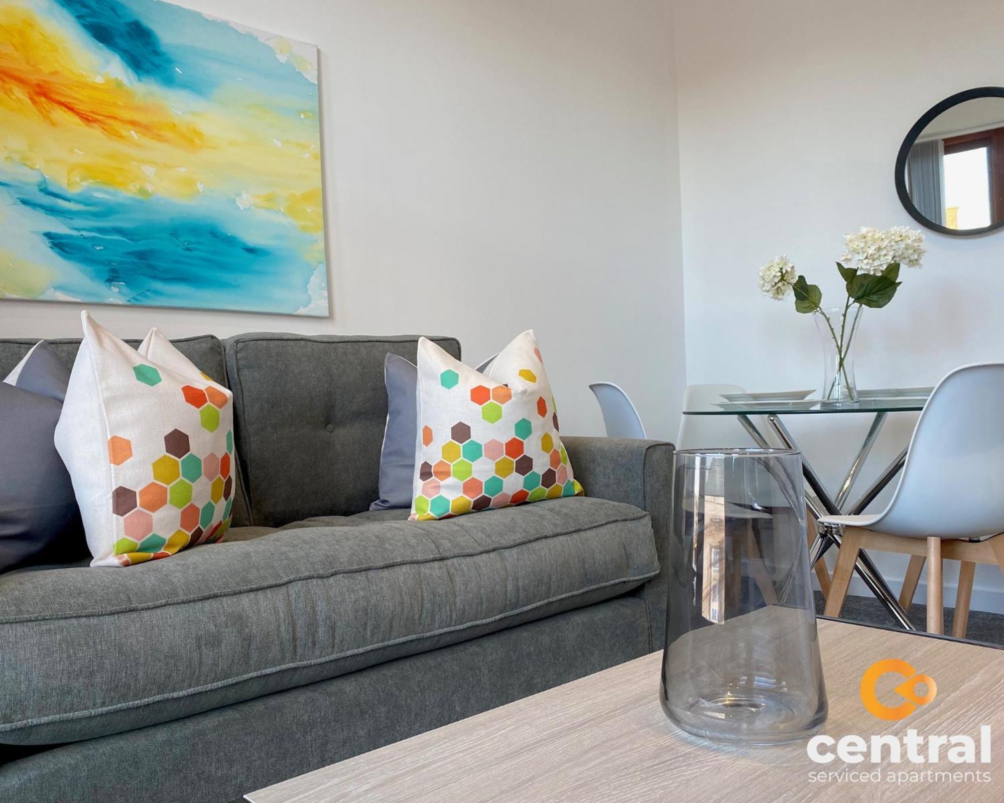 Central Serviced Apartments: City-Center Comfort with Parking & Wi-Fi Dundee Exterior photo